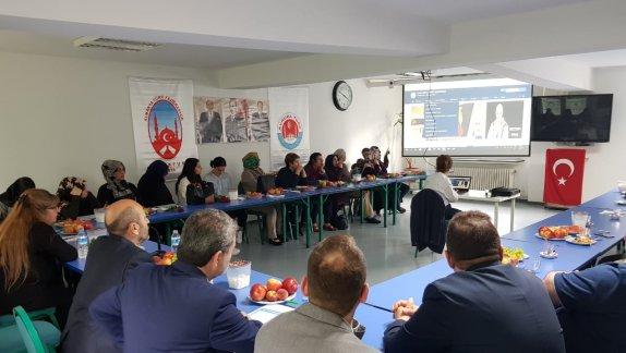 Eğitim Ataşesi Hacer Özdoğan- Türk Federasyonu Wuppertal Şubesinde gençler ve aileleri ile buluştu.