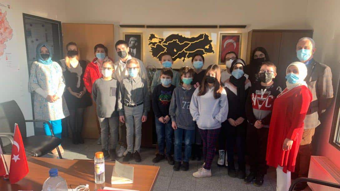 Neuss şehrinde Türkçe anadili derslerine katılan öğrencilerden ziyaret